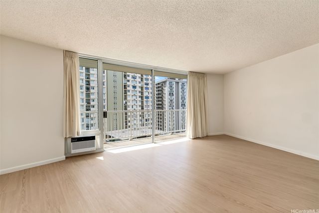 750 Amana Street 907, Honolulu, HI 96814