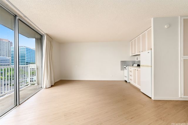750 Amana Street 907, Honolulu, HI 96814