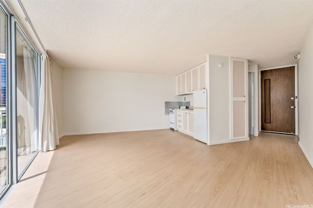 750 Amana Street 907, Honolulu, HI 96814