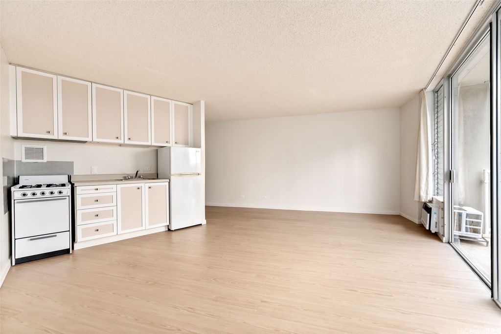 750 Amana Street 907, Honolulu, HI 96814