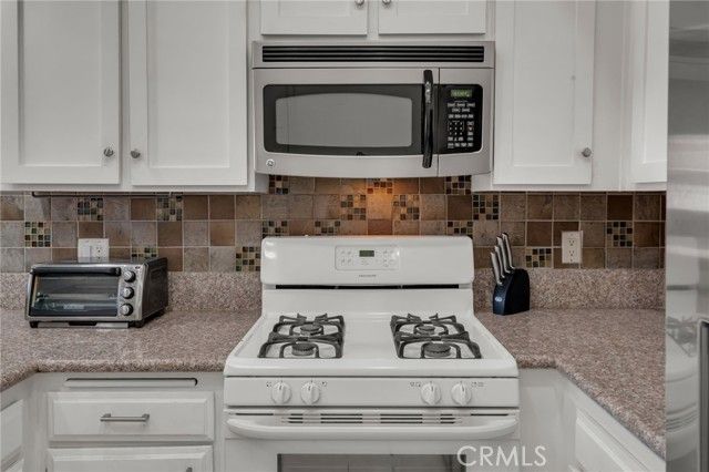 10943 Laurel Canyon B9, San Fernando, CA 91340