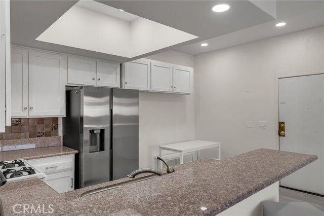 10943 Laurel Canyon B9, San Fernando, CA 91340