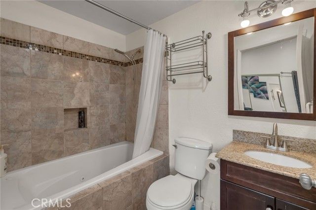 10943 Laurel Canyon B9, San Fernando, CA 91340
