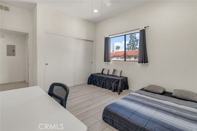 10943 Laurel Canyon B9, San Fernando, CA 91340