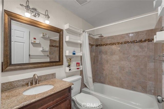 10943 Laurel Canyon B9, San Fernando, CA 91340