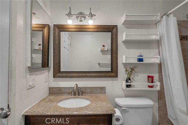 10943 Laurel Canyon B9, San Fernando, CA 91340