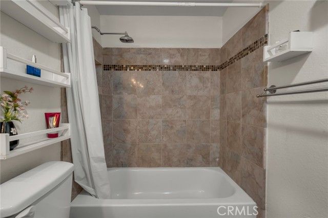 10943 Laurel Canyon B9, San Fernando, CA 91340