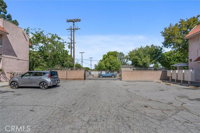 10943 Laurel Canyon B9, San Fernando, CA 91340