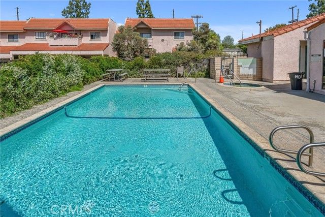 10943 Laurel Canyon B9, San Fernando, CA 91340