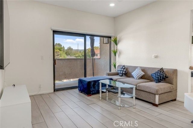 10943 Laurel Canyon B9, San Fernando, CA 91340