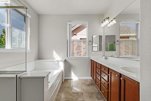 9412 Tanner Way, Oakland, CA 94603