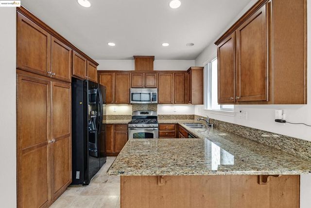 9412 Tanner Way, Oakland, CA 94603