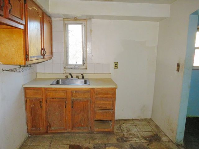 310 Anthon Dr, Penn Hills, PA 15235