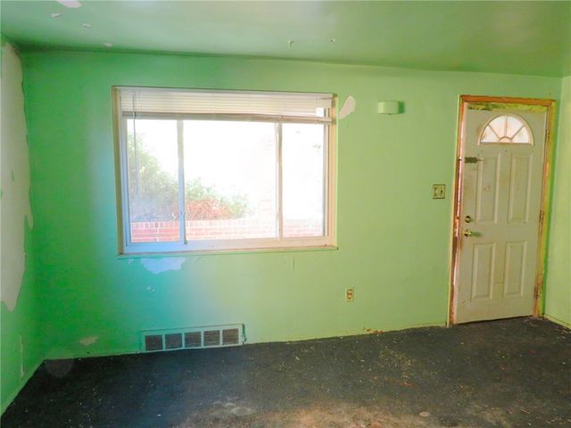 310 Anthon Dr, Penn Hills, PA 15235