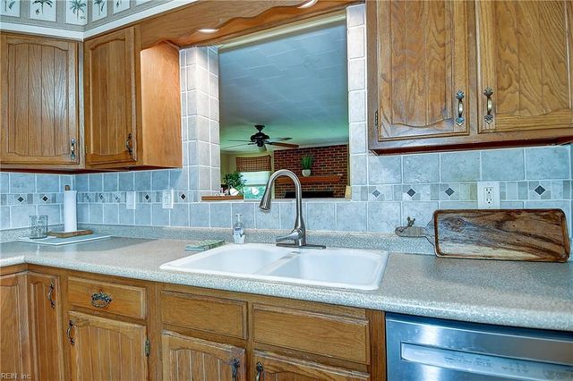 8575 Circle DR, Norfolk, VA 23503