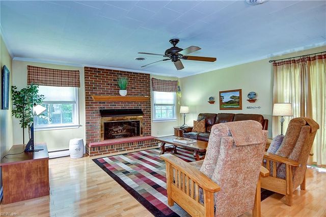 8575 Circle DR, Norfolk, VA 23503