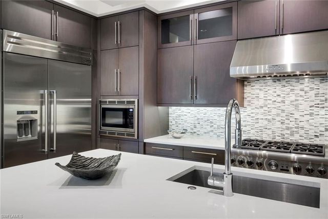 382 12th AVE S 202, Naples, FL 34102