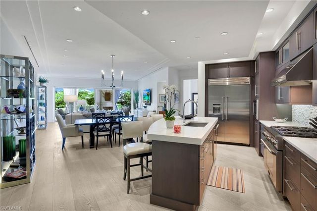 382 12th AVE S 202, Naples, FL 34102