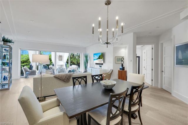 382 12th AVE S 202, Naples, FL 34102