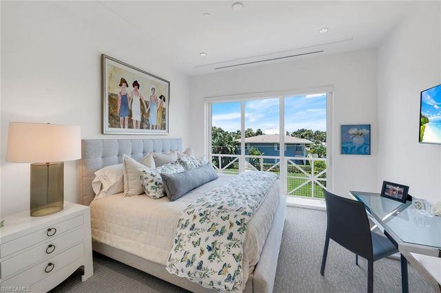 382 12th AVE S 202, Naples, FL 34102
