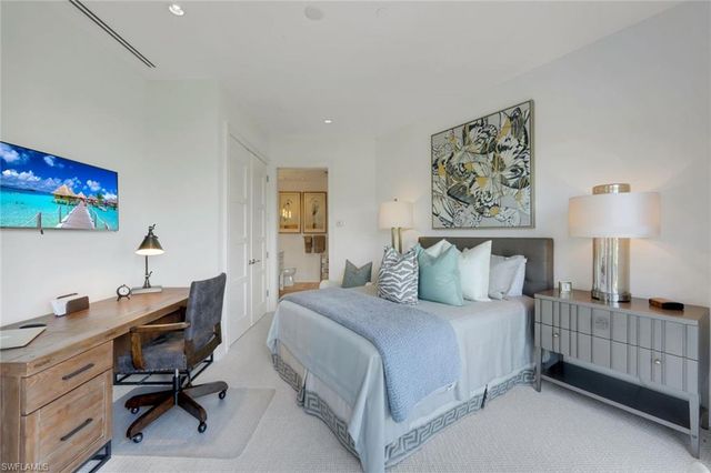 382 12th AVE S 202, Naples, FL 34102