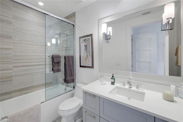 382 12th AVE S 202, Naples, FL 34102