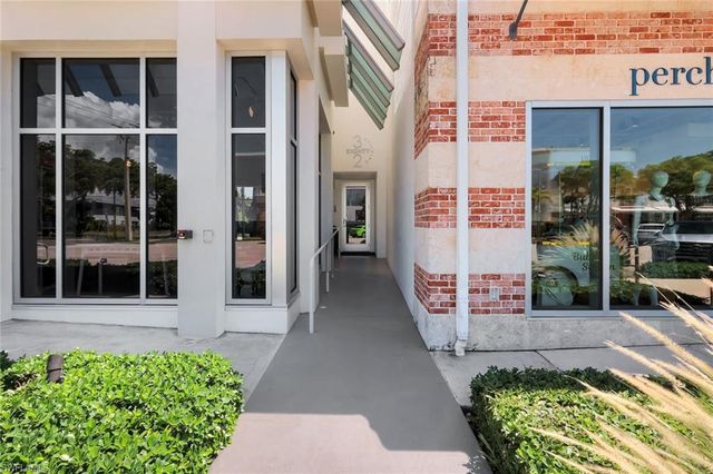 382 12th AVE S 202, Naples, FL 34102