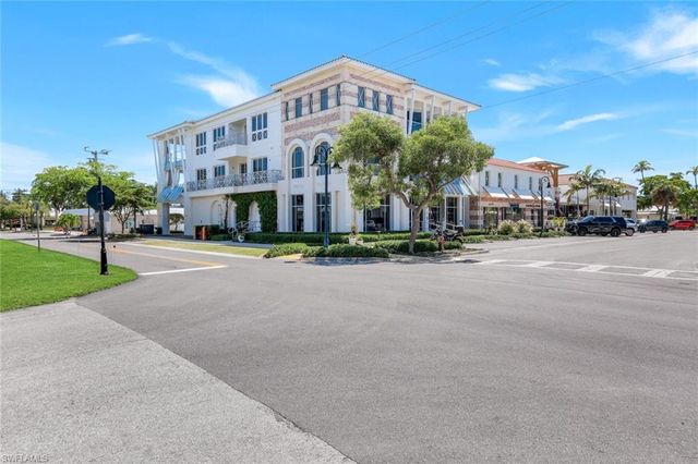 382 12th AVE S 202, Naples, FL 34102