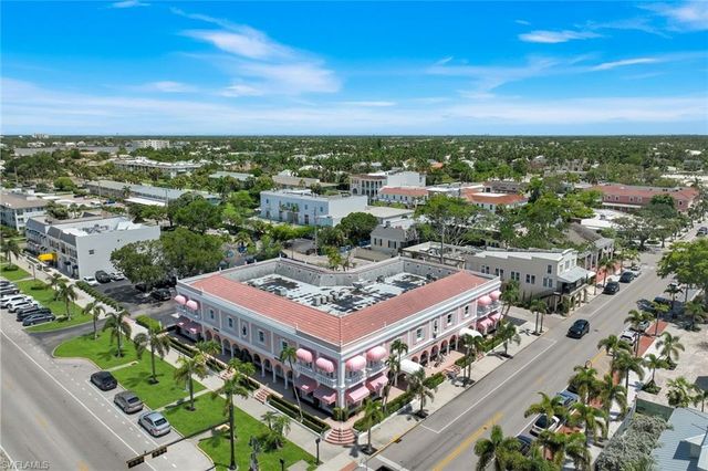 382 12th AVE S 202, Naples, FL 34102