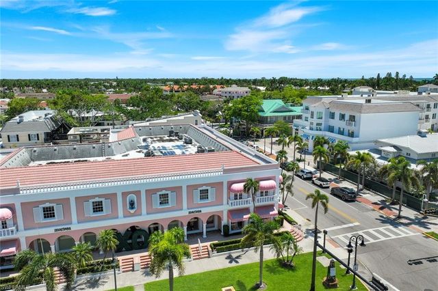 382 12th AVE S 202, Naples, FL 34102