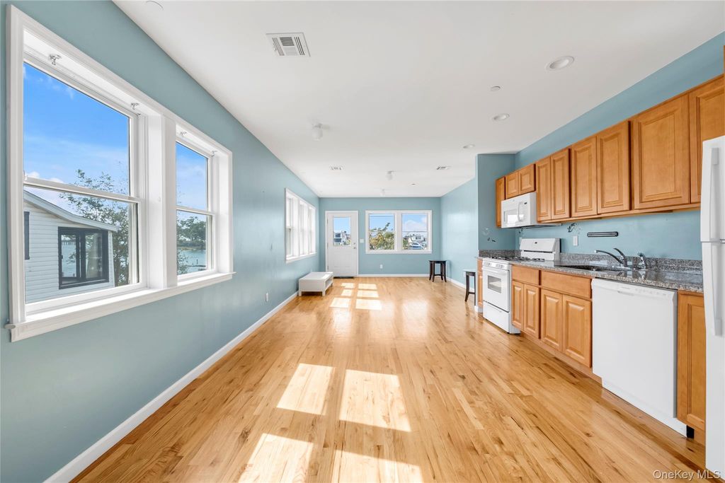 99-63 Lockwood Court, Hamilton Beach, NY 11414 — photo 5