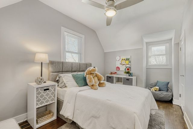 9001 S Claremont Avenue, Chicago, IL 60643