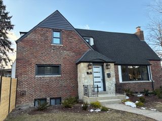 9001 S Claremont Avenue, Chicago, IL 60643