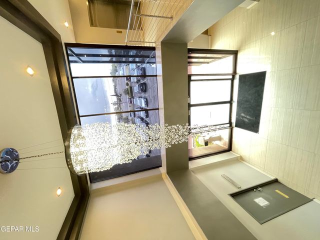 8201 LOCKHEED Drive 207, El Paso, TX 79925