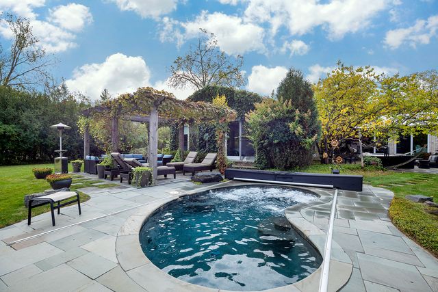 1551 Mill Trail, Highland Park, IL 60035