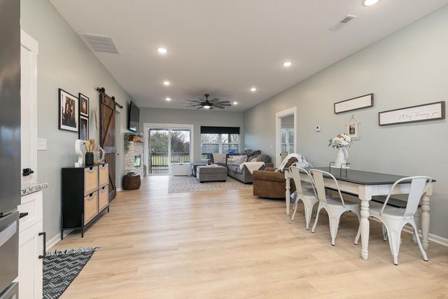 1798 E 328th Road, Bolivar, MO 65613