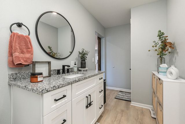 1798 E 328th Road, Bolivar, MO 65613