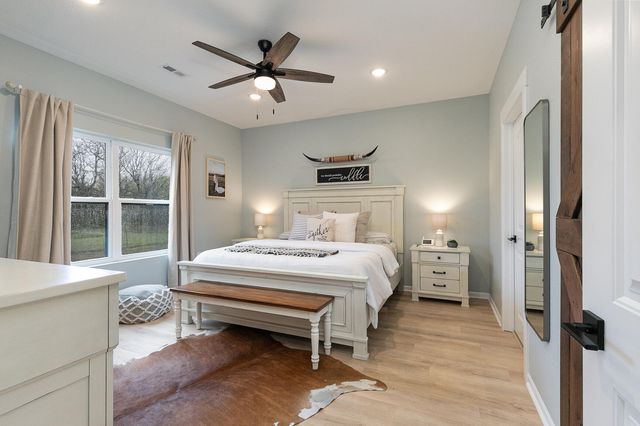 1798 E 328th Road, Bolivar, MO 65613