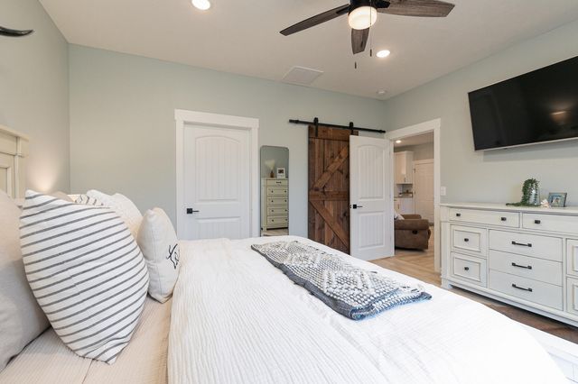 1798 E 328th Road, Bolivar, MO 65613