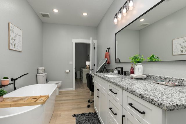 1798 E 328th Road, Bolivar, MO 65613