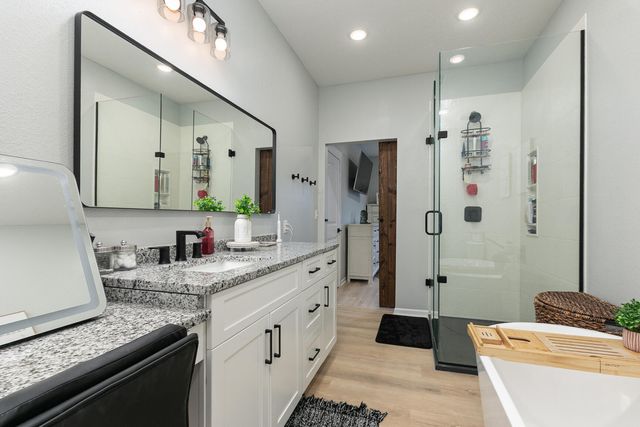 1798 E 328th Road, Bolivar, MO 65613