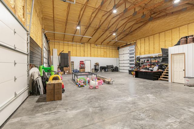 1798 E 328th Road, Bolivar, MO 65613