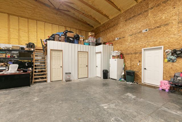 1798 E 328th Road, Bolivar, MO 65613