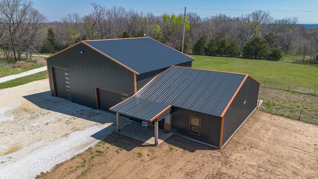 1798 E 328th Road, Bolivar, MO 65613