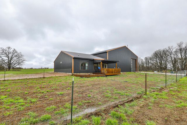 1798 E 328th Road, Bolivar, MO 65613