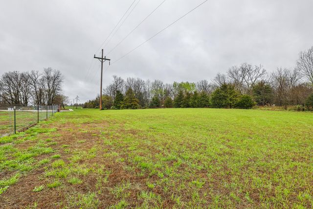 1798 E 328th Road, Bolivar, MO 65613