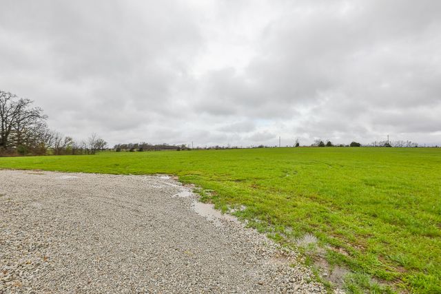 1798 E 328th Road, Bolivar, MO 65613