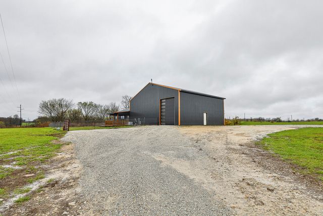 1798 E 328th Road, Bolivar, MO 65613