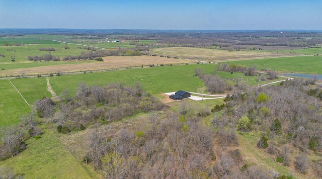1798 E 328th Road, Bolivar, MO 65613