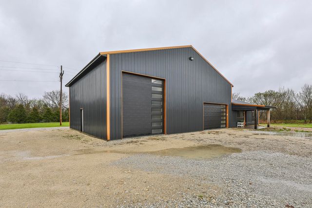 1798 E 328th Road, Bolivar, MO 65613